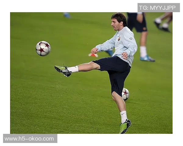 如图所示足球运动员的精彩瞬间与技术分析探讨